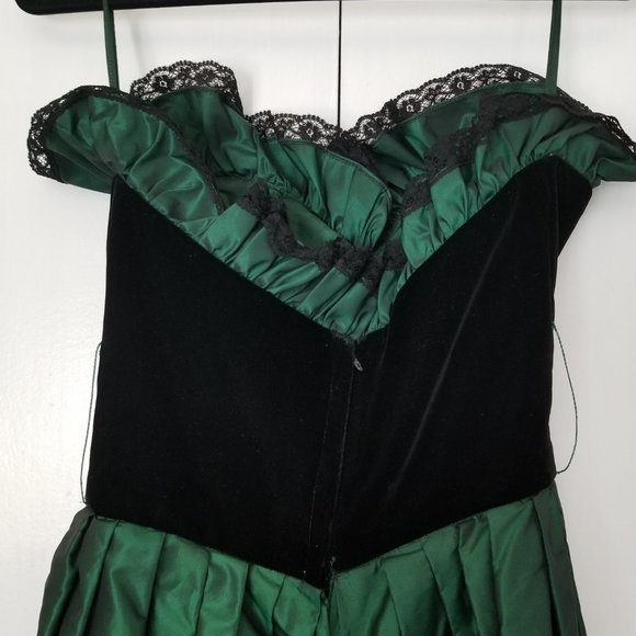 Stunning vintage Victor Costa ballgown - Picture 5 of 11